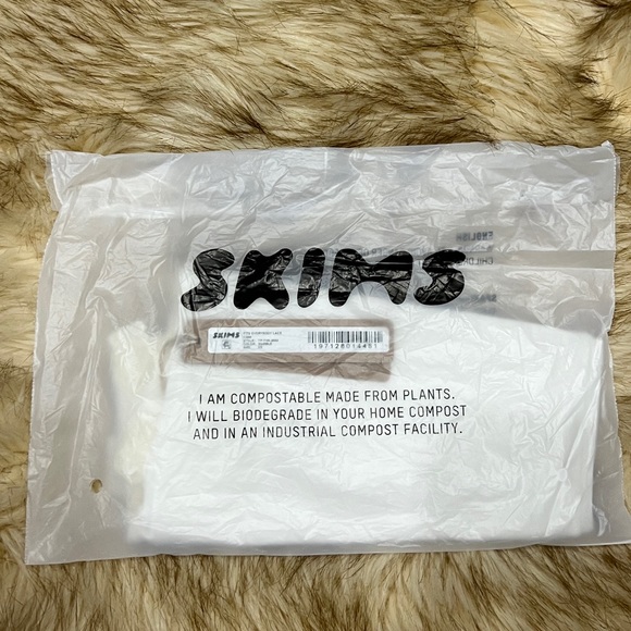 *SOLD* Skims Fits everybody lace cami tank! - Picture 3 of 4